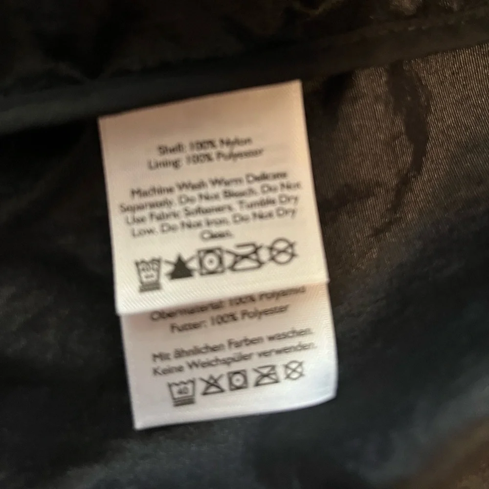 Women’s Eddie Bauer black utility active  hiking casual jacket. Size small